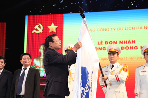 Hanoitourist đón nhận Huân chương Lao động hạng Nhì