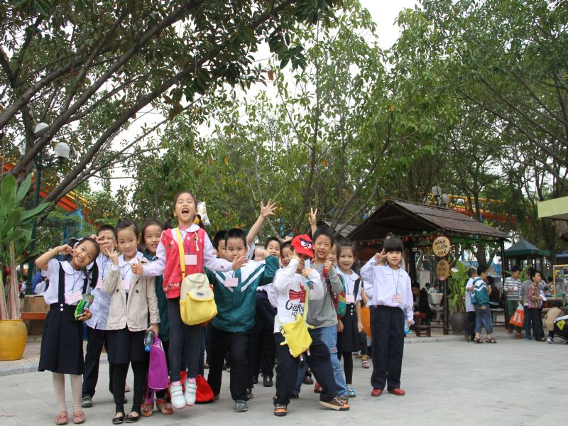 Cùng các bạn trường tiểu học Quang Trung khám phá chợ quê nào!