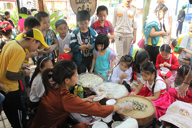 Chợ quê, không gian văn hóa dành cho trẻ